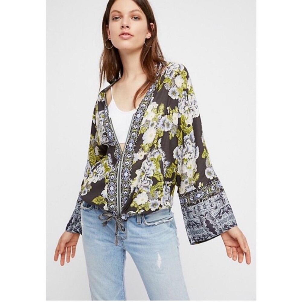 NWT Free People Women’s M/L Wildflower Cinched Zip Kimono Jacket Top Gray Floral